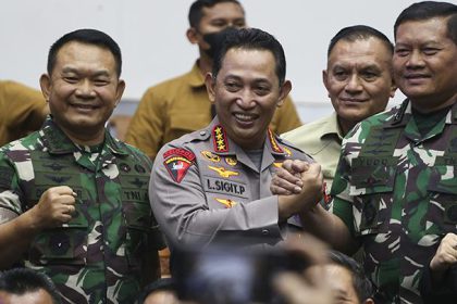 Potret Laksamana Yudo Margono bersama dua pejabat aparat negara lainnya (Foto: ANTARA FOTO/Rivan Awal Lingga)