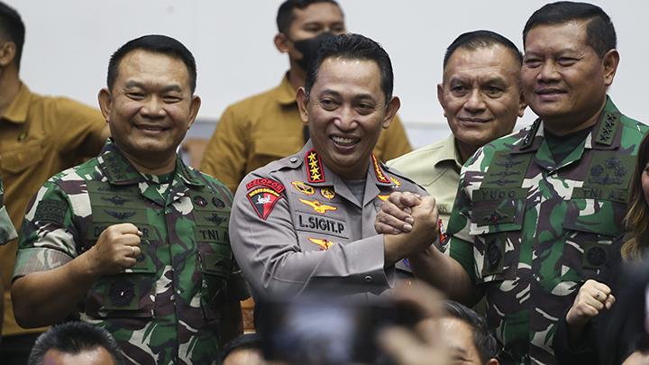 Potret Laksamana Yudo Margono bersama dua pejabat aparat negara lainnya (Foto: ANTARA FOTO/Rivan Awal Lingga)
