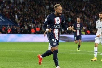 Potret Neymar pada laga PSG VS Marseille (Foto: Getty Images/Xavier Laine)