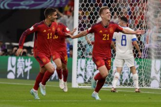 Potret selebrasi pemain Spanyol saat memasukkan gol ke gawang Kosta Rika, pada pertandingan Spanyol vs Kosta Rika, Piala Dunia 2022 (Getty Images/Richard Sellers)