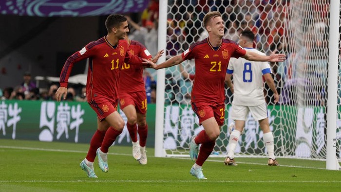 Potret selebrasi pemain Spanyol saat memasukkan gol ke gawang Kosta Rika, pada pertandingan Spanyol vs Kosta Rika, Piala Dunia 2022 (Getty Images/Richard Sellers)