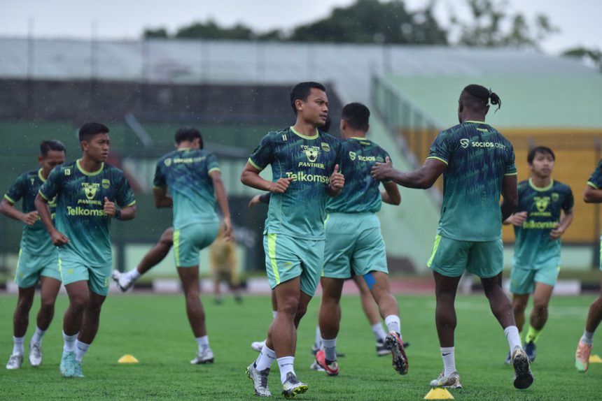 Potret sesi latihan Persib Bandung jelang laga Persib Bandung vs Borneo FC (Source: Persib.co.id)